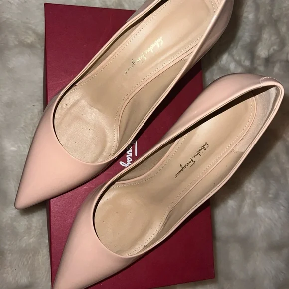 Salvatore Ferragamo Blush Pink Heels - Picture 2 of 7